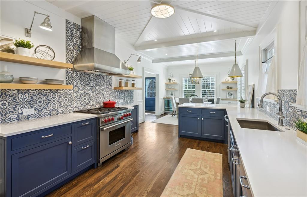 510 Pine Tree Drive NE