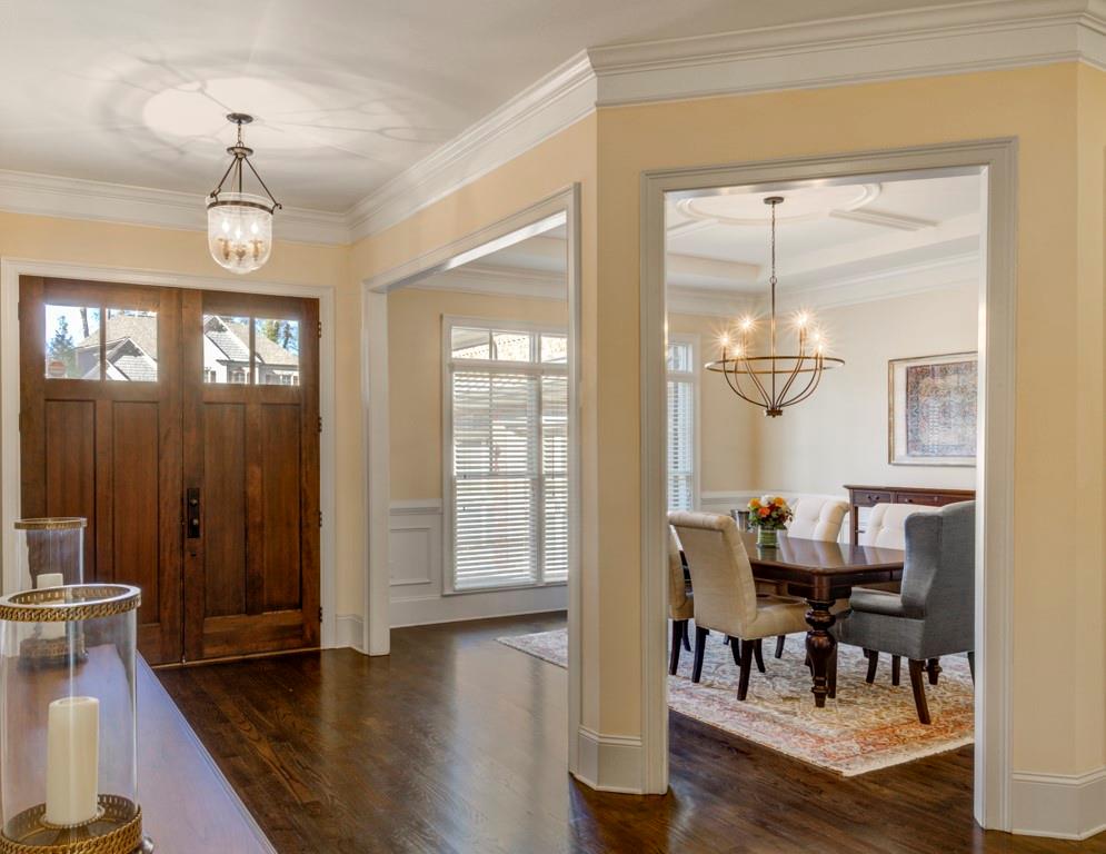 1049 Mabry Oaks Drive NE