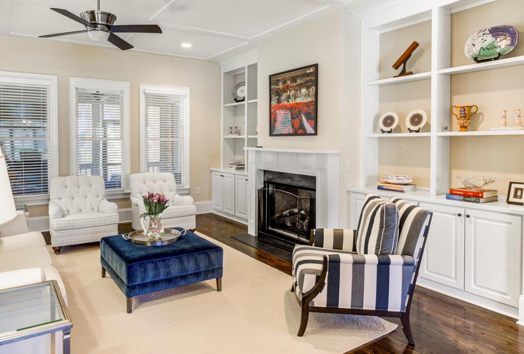 1049 Mabry Oaks Drive NE