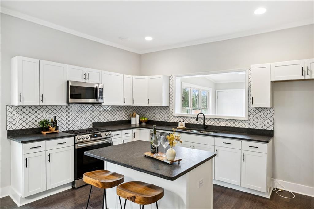 888 Gilbert Street SE