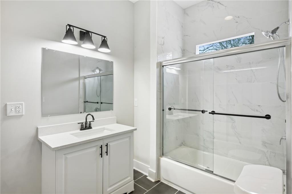 888 Gilbert Street SE