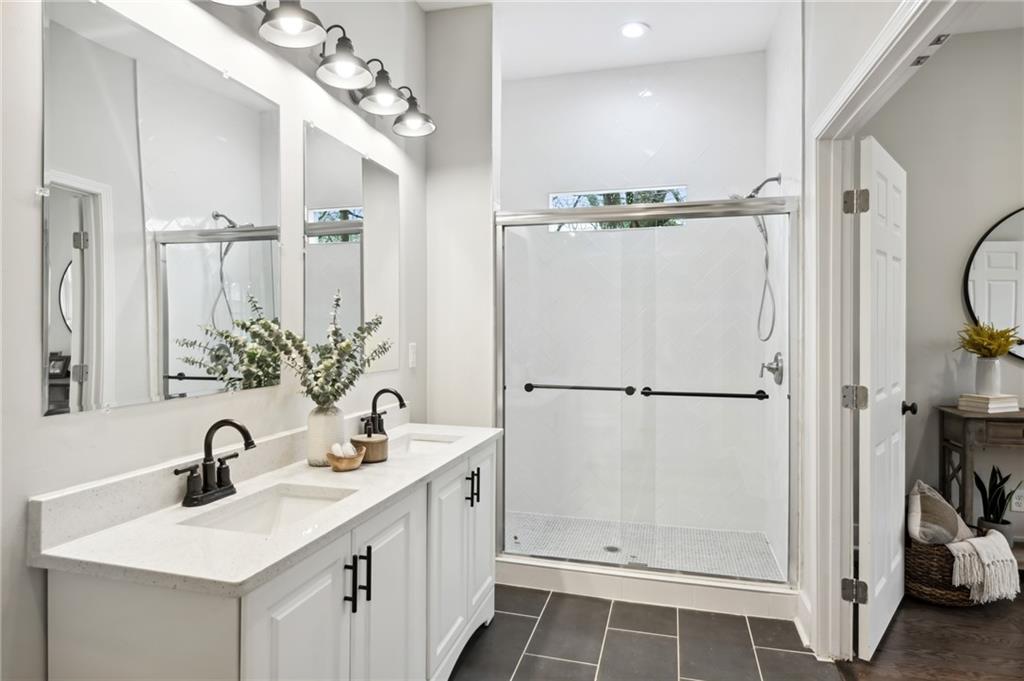 888 Gilbert Street SE