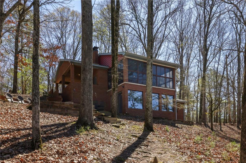 5364 Woodland Circle