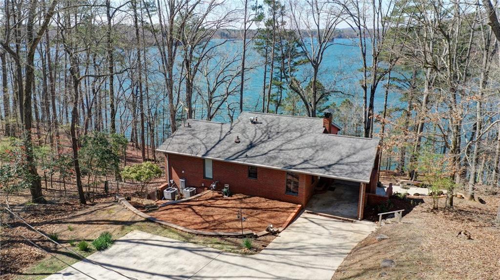 5364 Woodland Circle