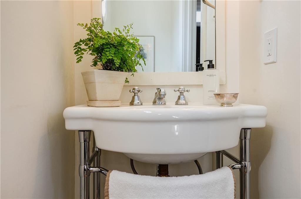 39 Lullwater Estate NE