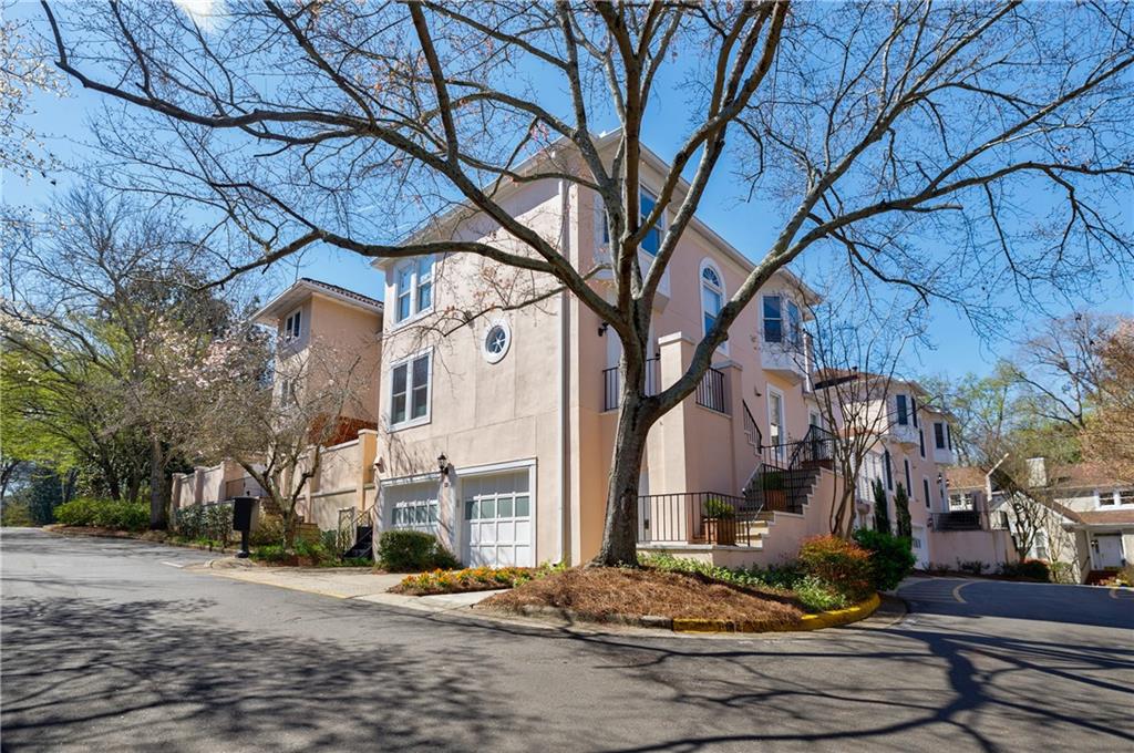 39 Lullwater Estate NE