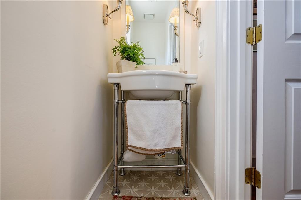 39 Lullwater Estate NE