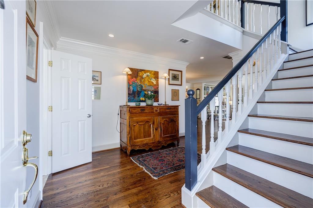 39 Lullwater Estate NE