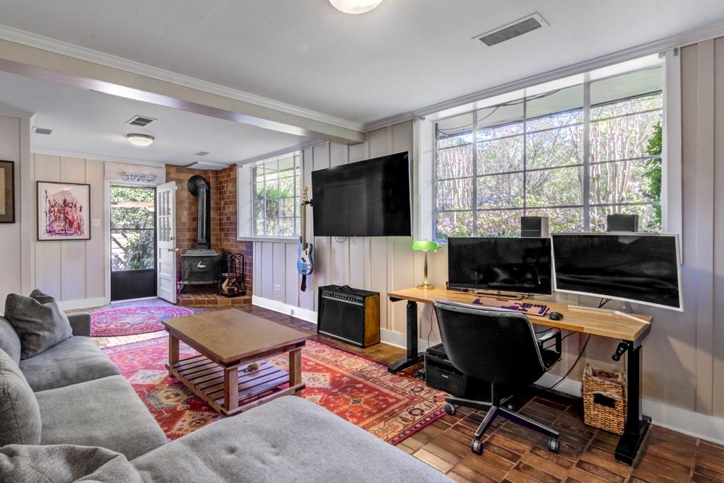 350 Allison Drive NE