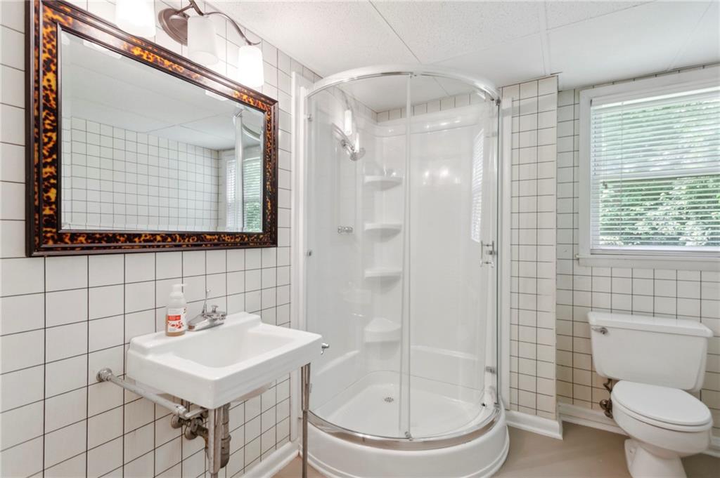 1736 Ridge Valley Court NW