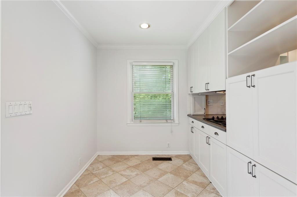 1736 Ridge Valley Court NW