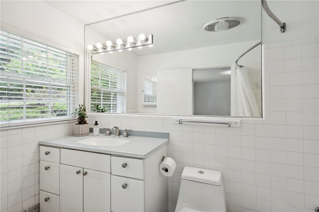 1736 Ridge Valley Court NW