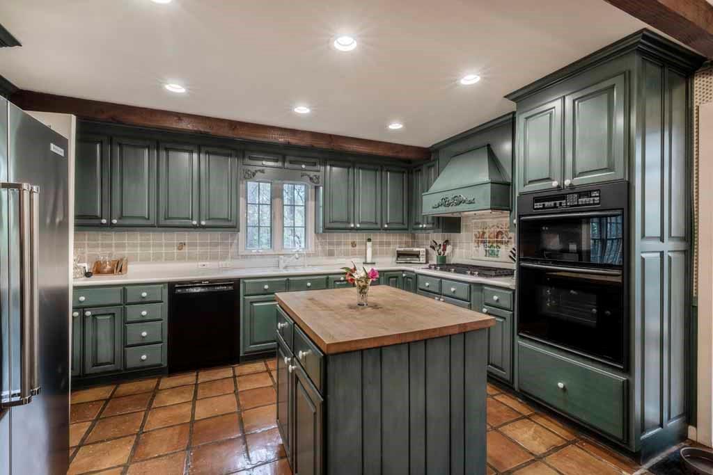 1060 Mountain Creek Trail