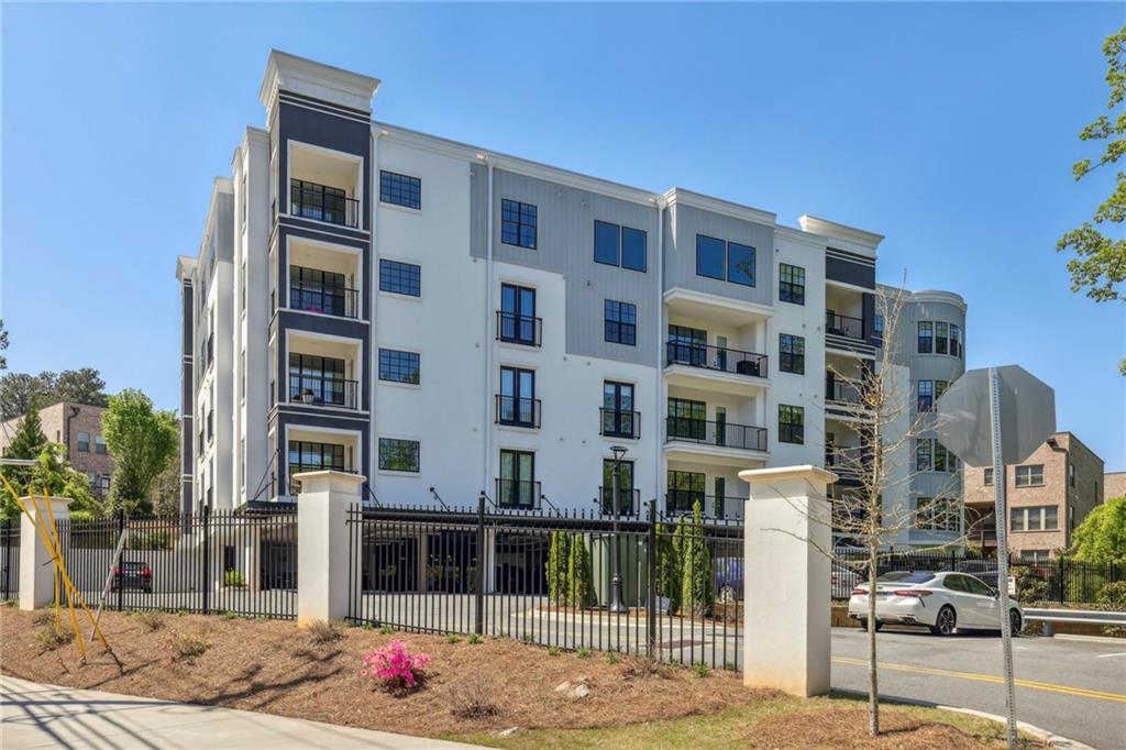 6890 Peachtree Dunwoody Road Unit 305