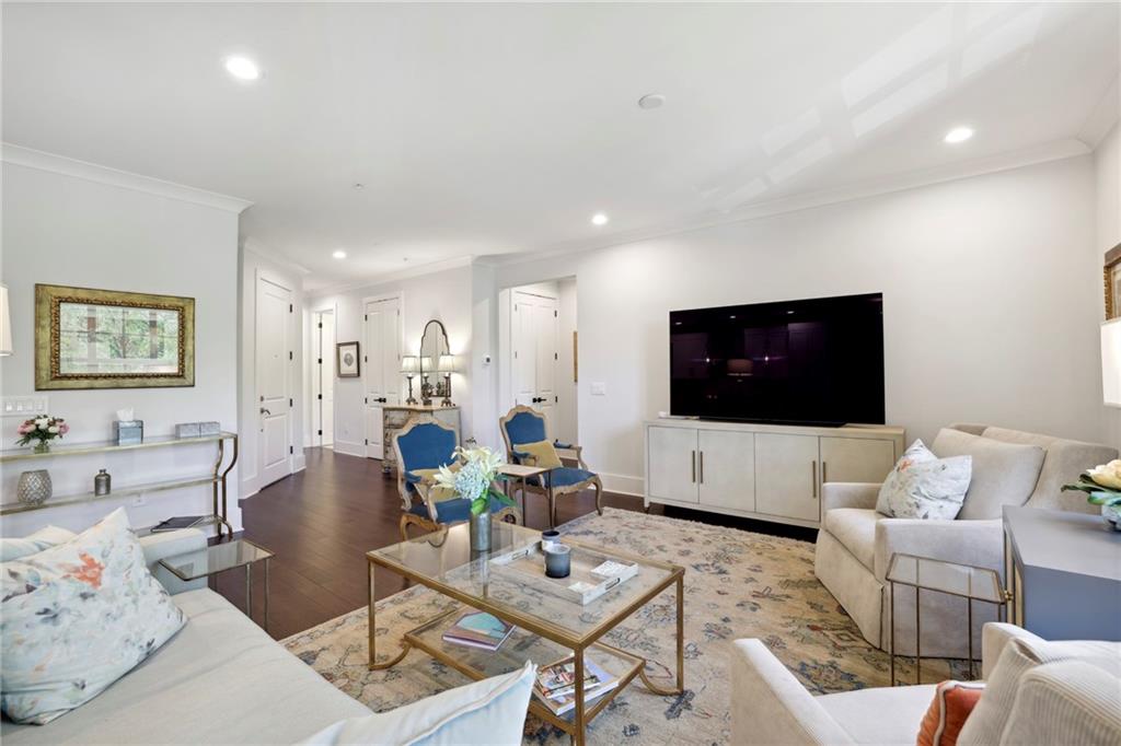 6890 Peachtree Dunwoody Road Unit 305