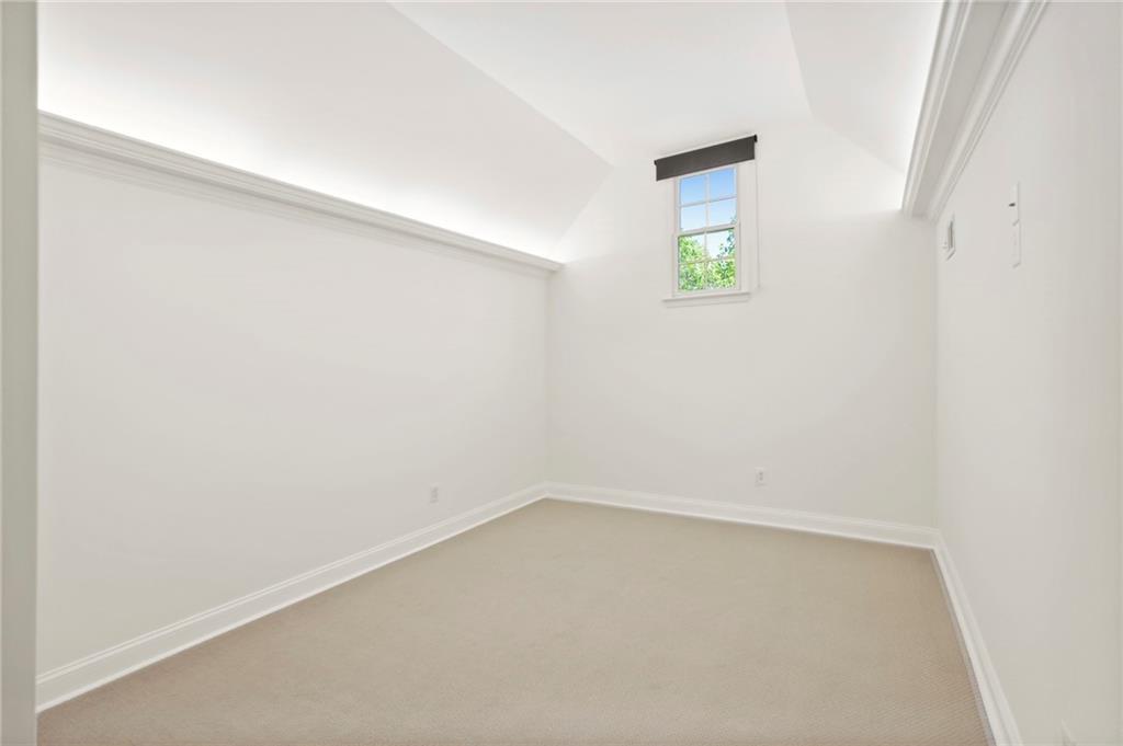 3499 Highgrove Way NE