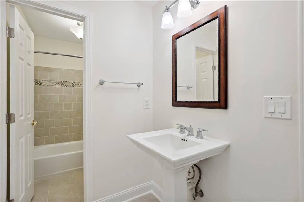 3499 Highgrove Way NE