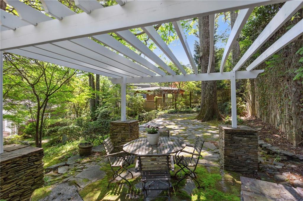 2530 Parkside Drive NE