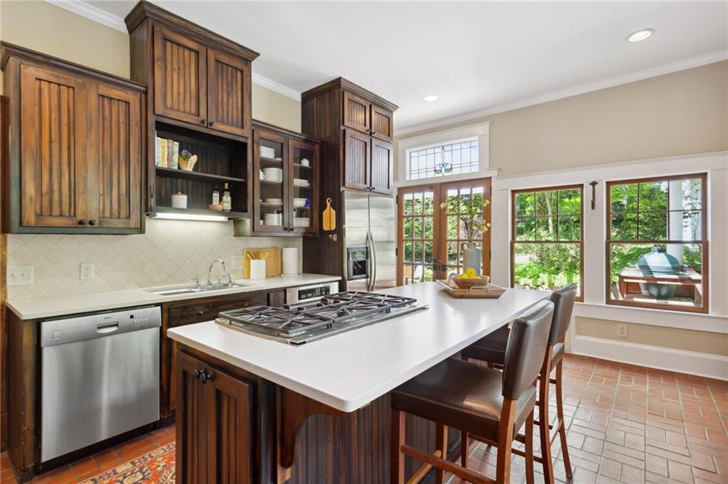 2530 Parkside Drive NE