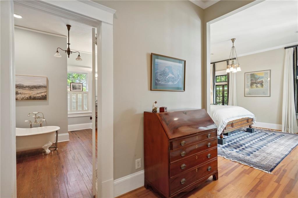 2530 Parkside Drive NE