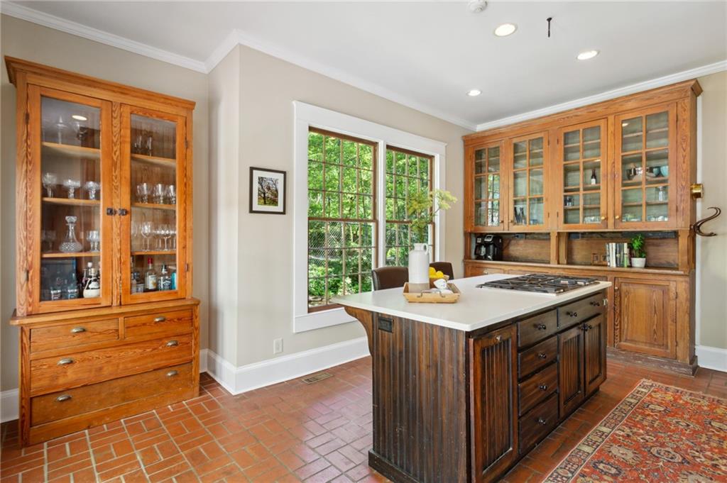 2530 Parkside Drive NE