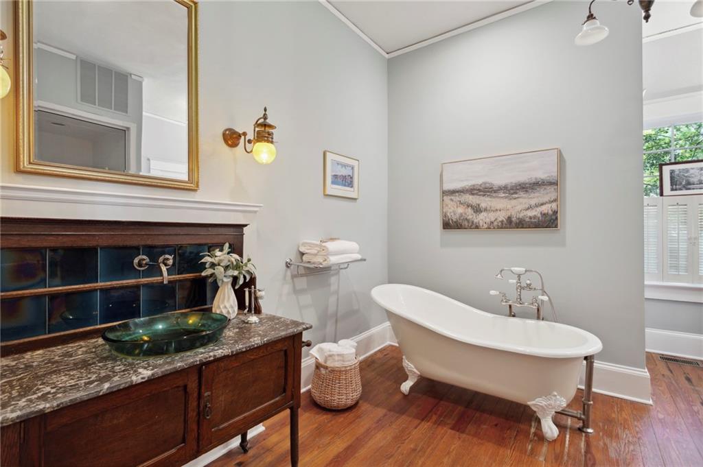 2530 Parkside Drive NE