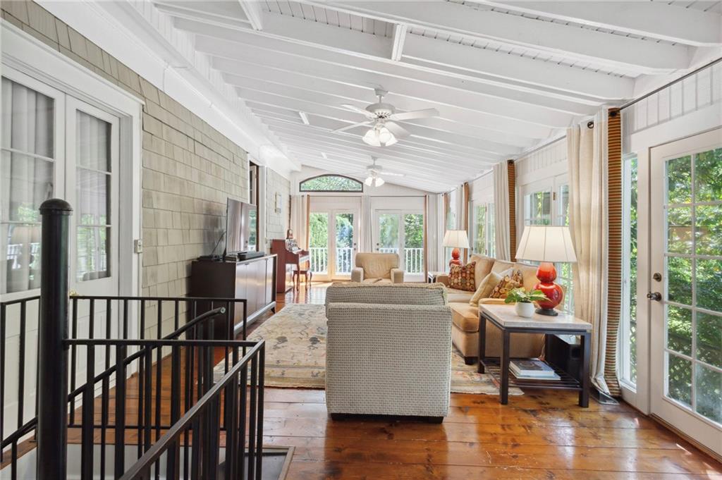 2530 Parkside Drive NE