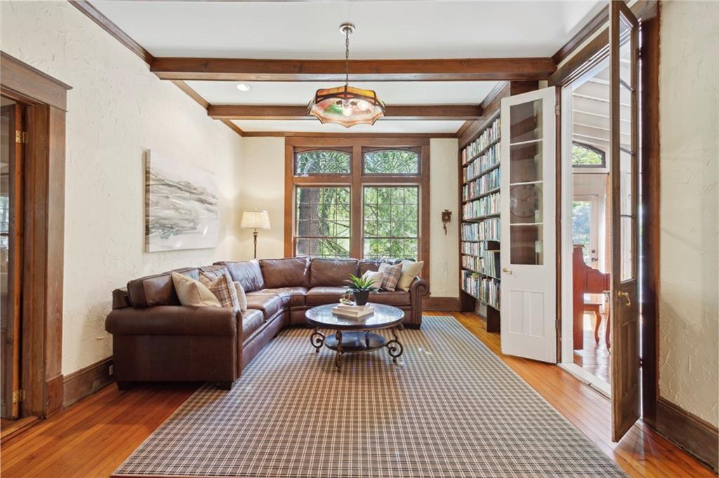 2530 Parkside Drive NE