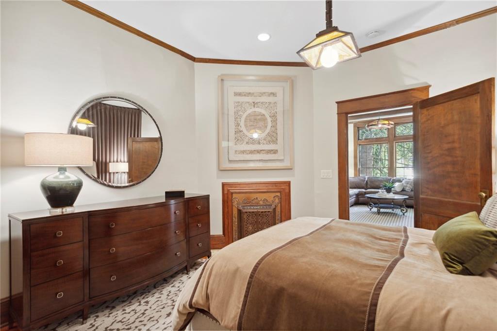 2530 Parkside Drive NE