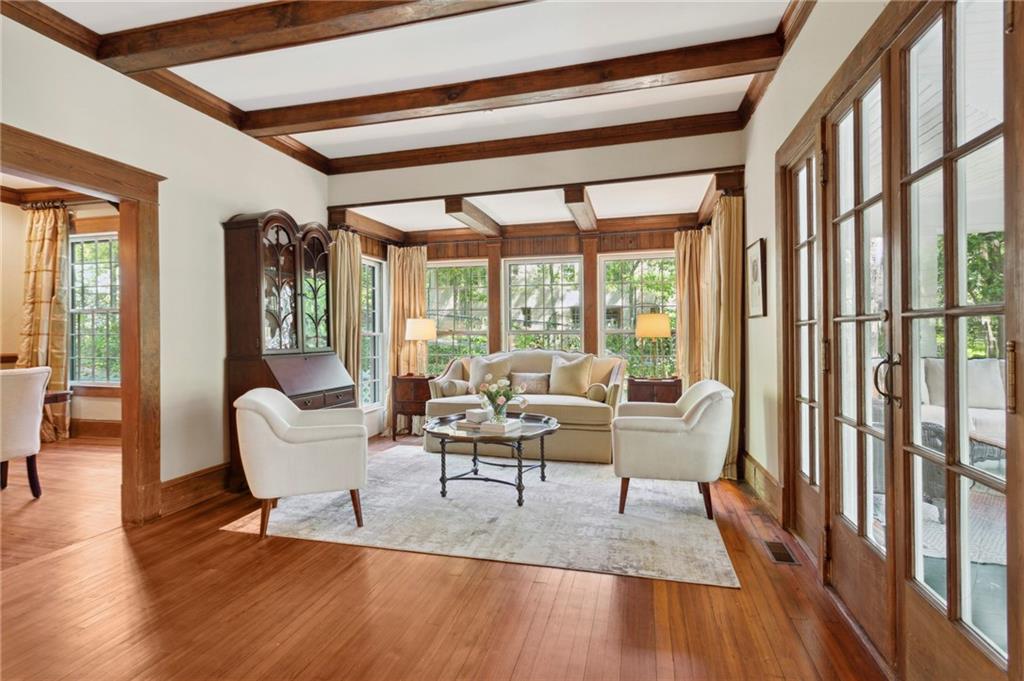 2530 Parkside Drive NE