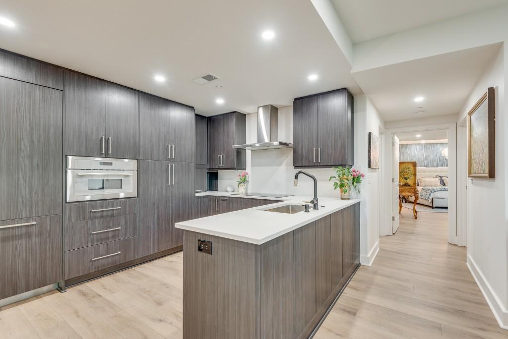 700 Park Regency Place NE Unit 805