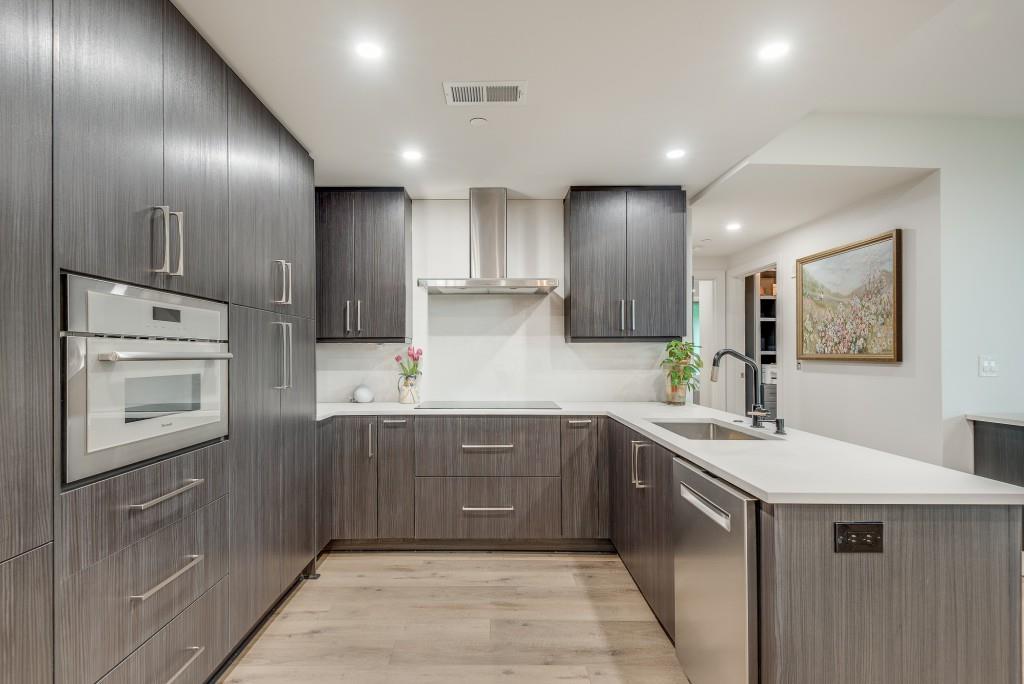 700 Park Regency Place NE Unit 805