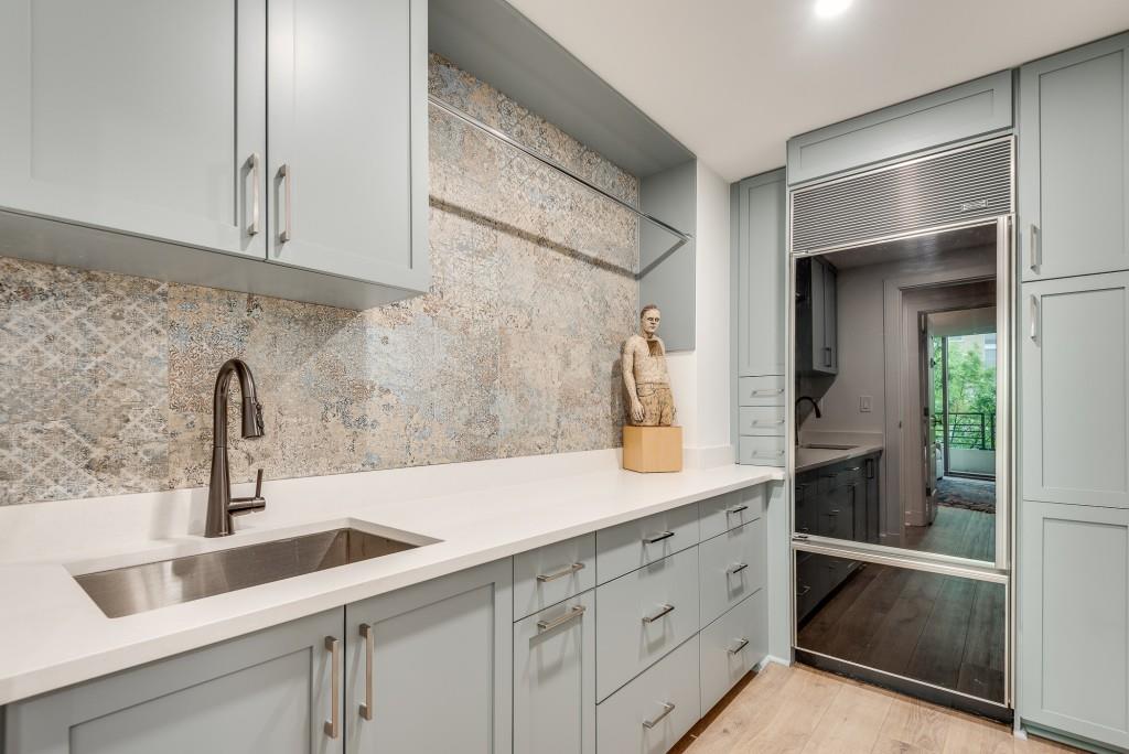 700 Park Regency Place NE Unit 805