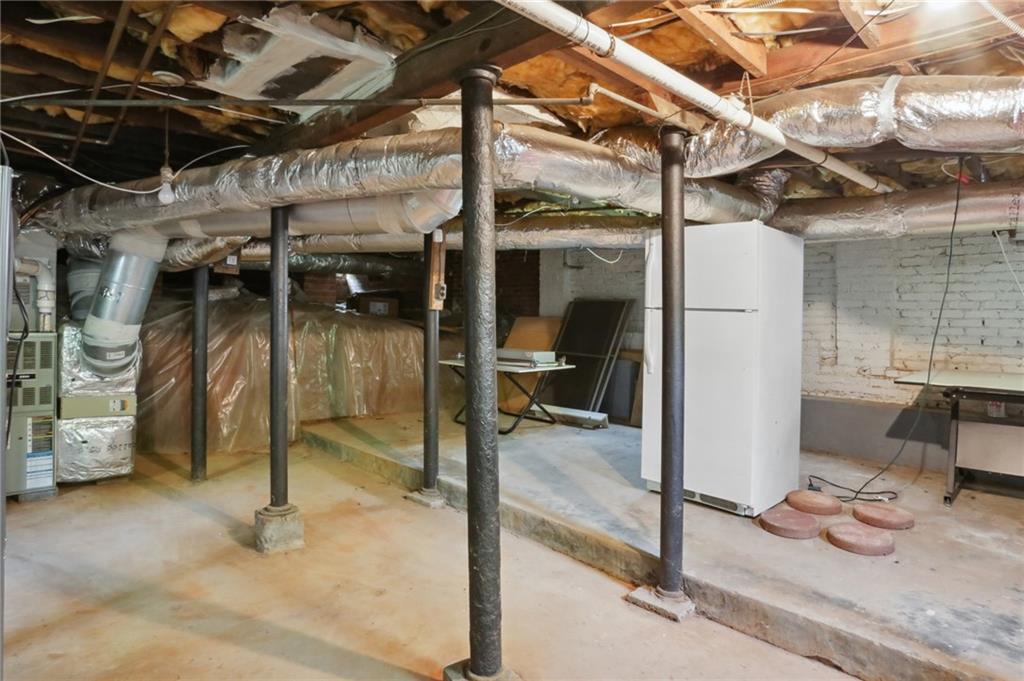 2132 McLendon Avenue NE