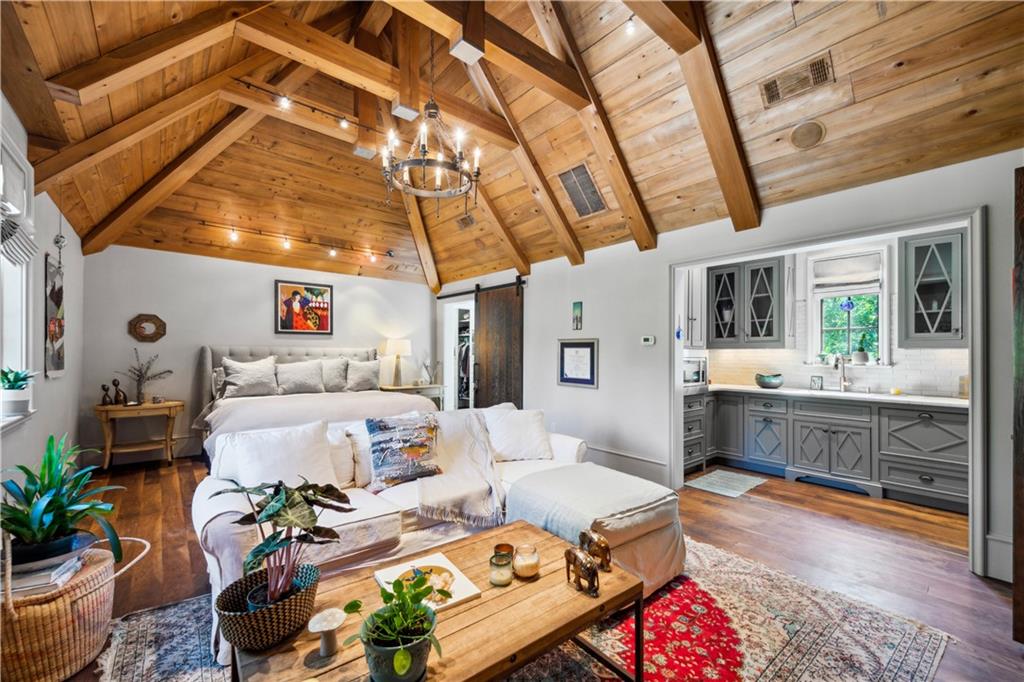 1066 Stovall Boulevard NE