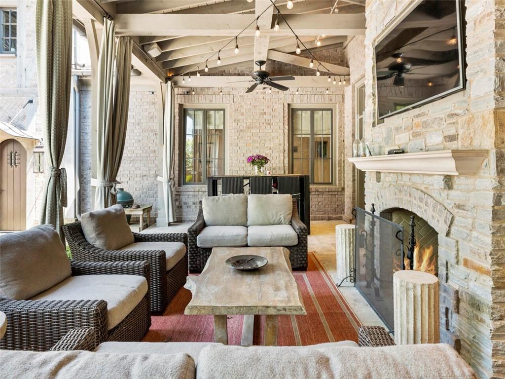 1066 Stovall Boulevard NE