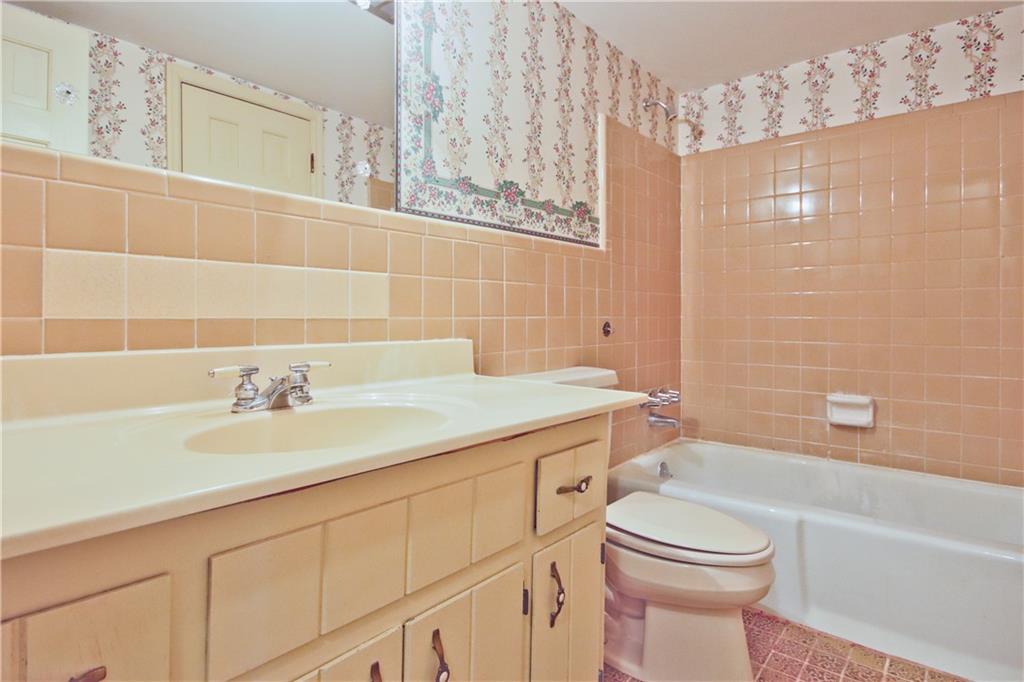 4260 AUTUMN WOODS Court