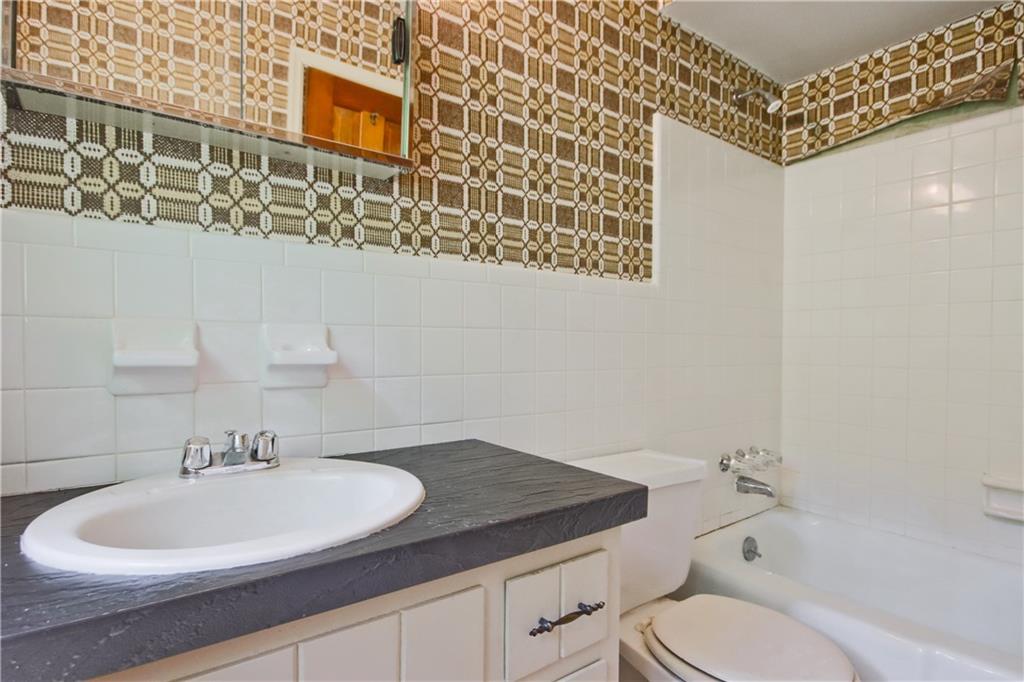 4260 AUTUMN WOODS Court