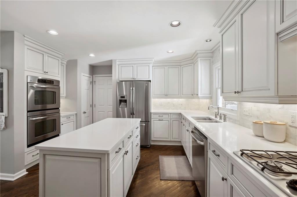 5690 Lake Forrest Drive