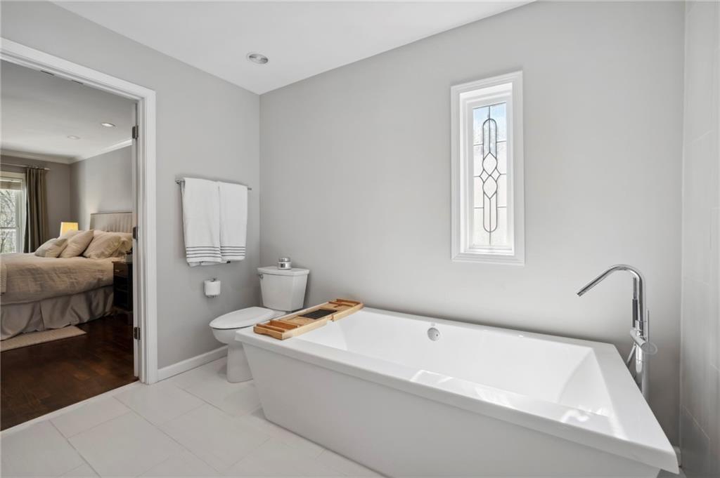 5690 Lake Forrest Drive