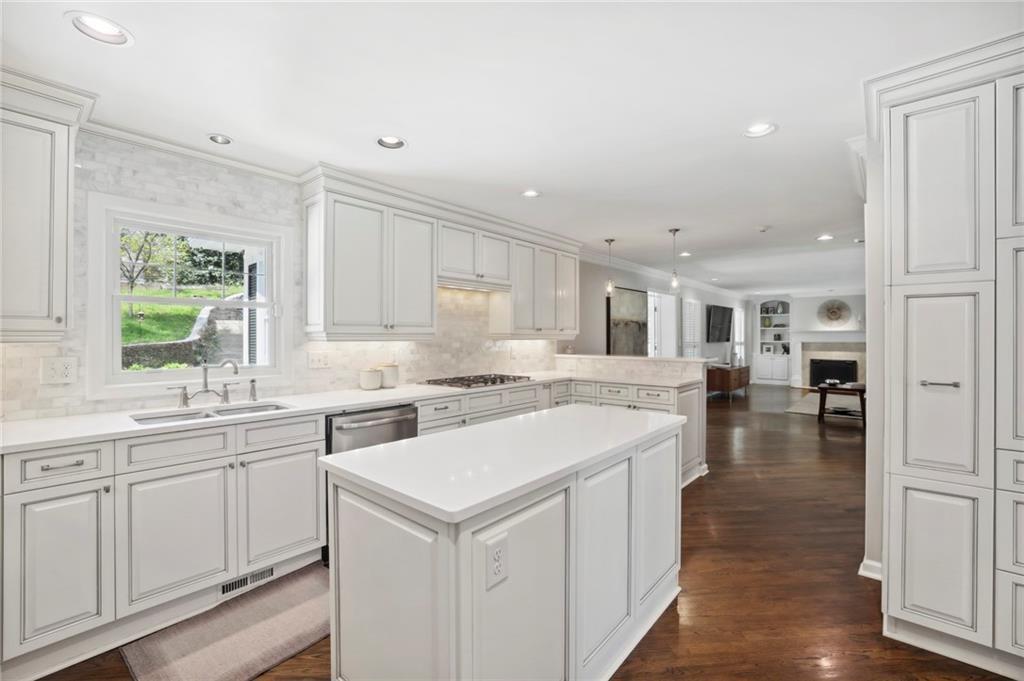 5690 Lake Forrest Drive