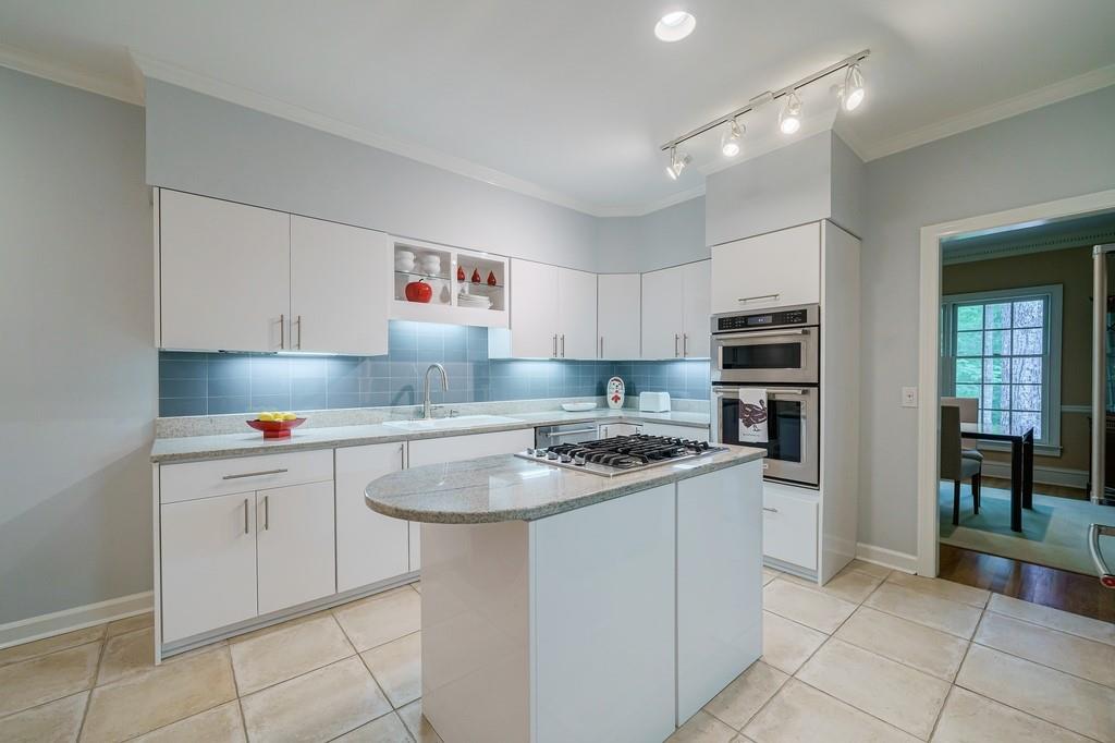 5636 River Oaks Place