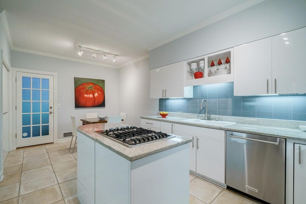 5636 River Oaks Place