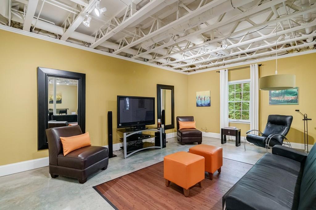 5636 River Oaks Place