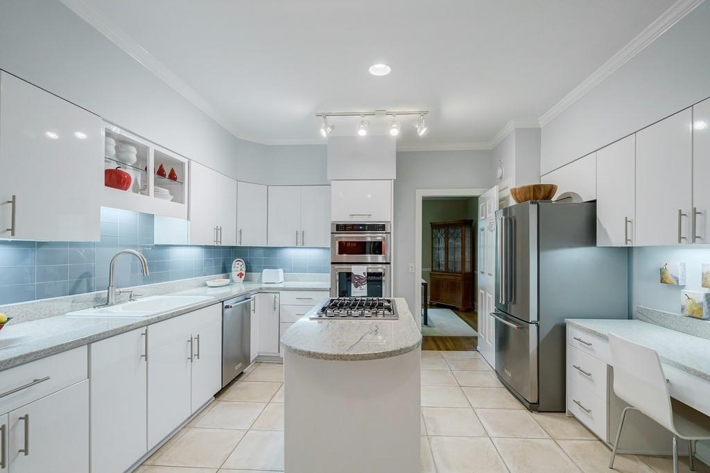 5636 River Oaks Place