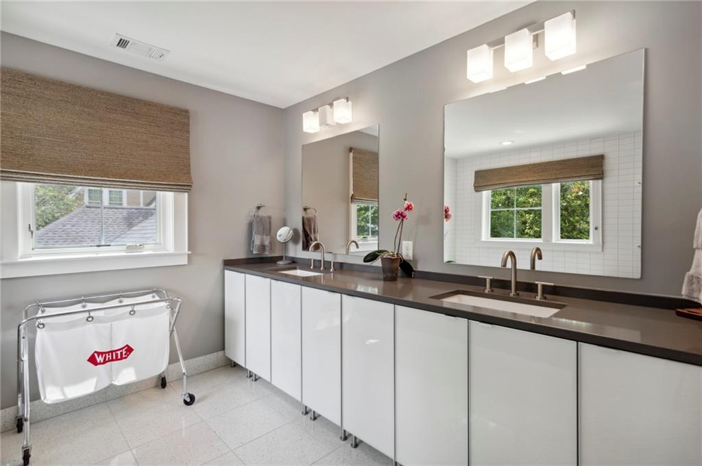 1016 Cumberland Road NE