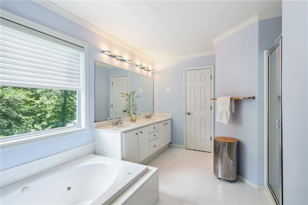 2461 Oostanaula Drive NE