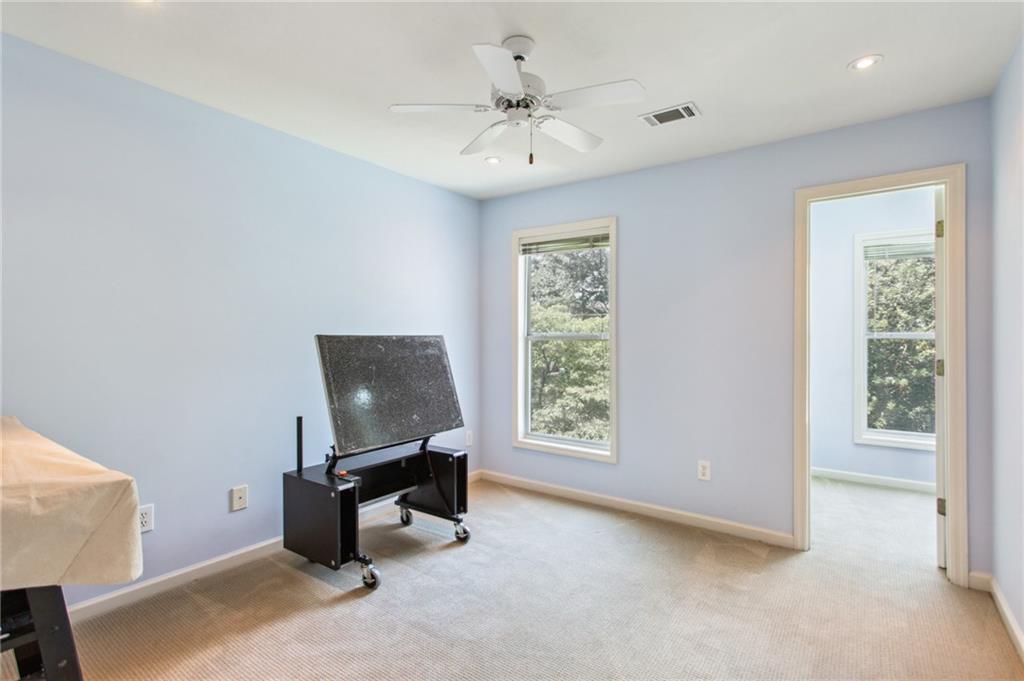 2461 Oostanaula Drive NE