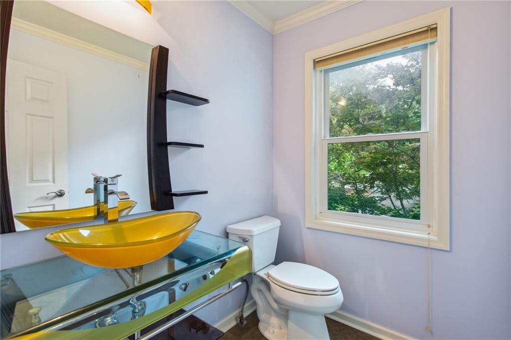 2461 Oostanaula Drive NE