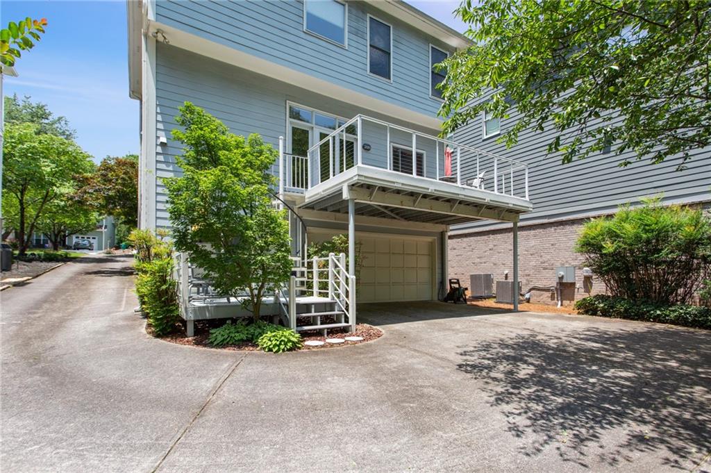 2461 Oostanaula Drive NE